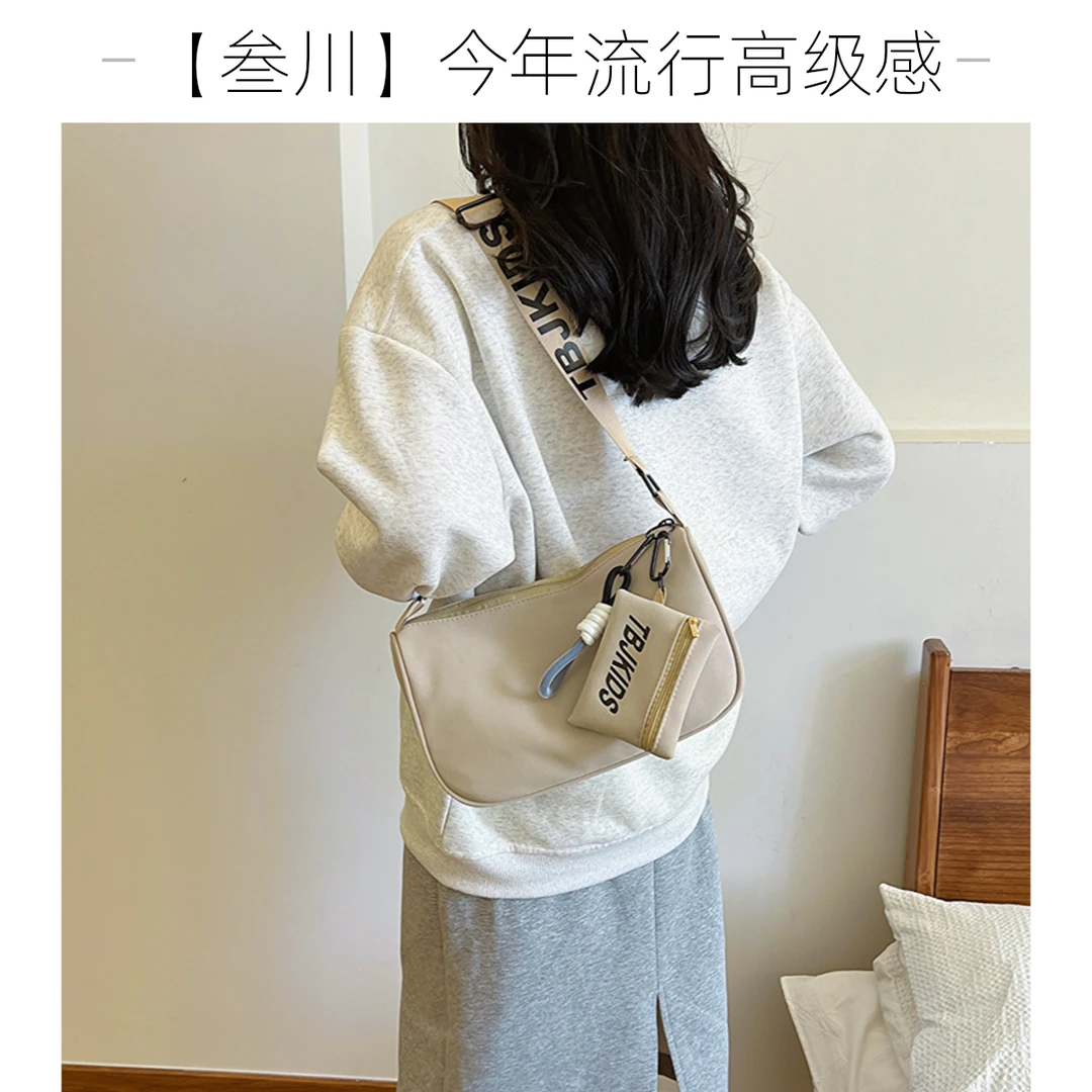 【叁川】爆款新款潮流运动斜挎包户外旅行单肩包时尚休闲韩版大容量