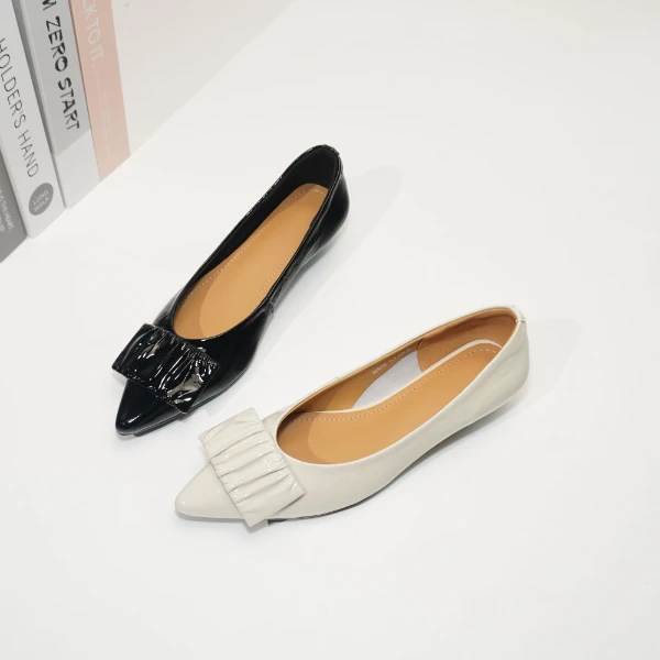 5505 法式尖头小单鞋新款气质百搭通勤风浅口粗跟真皮女鞋跟鞋