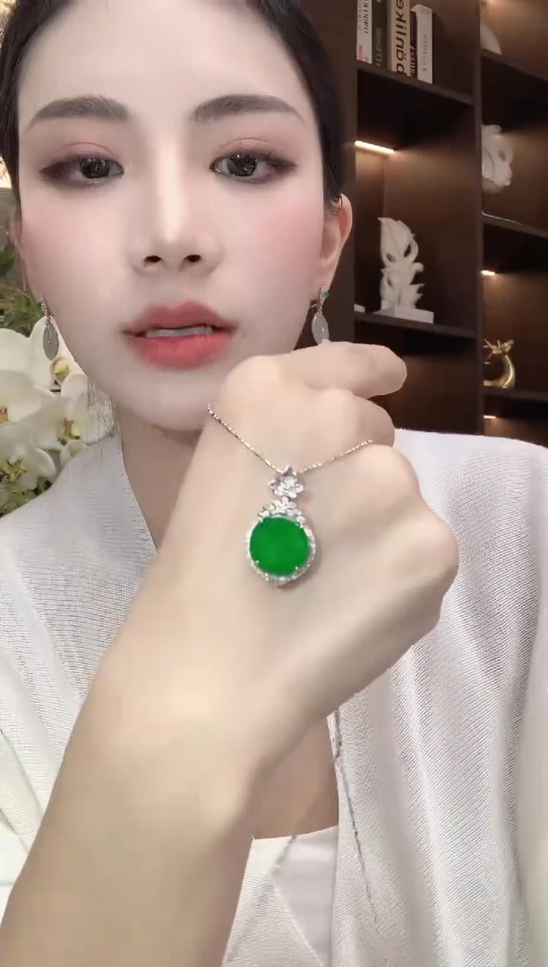 吊坠(不含链)18K金镶嵌翡翠A28