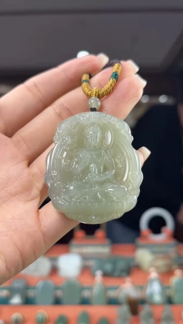 颈饰未镶嵌和田玉佩佩