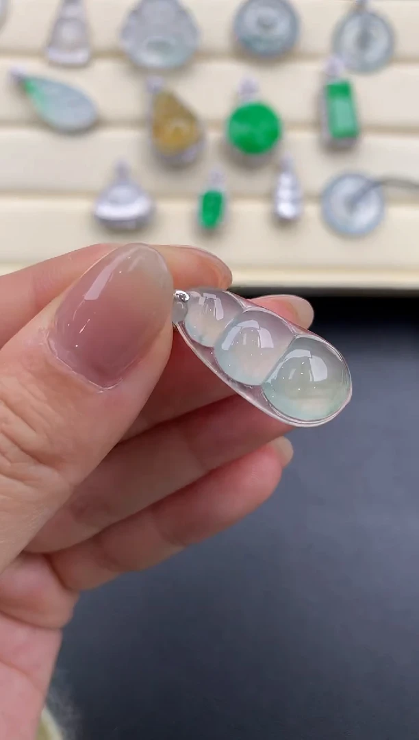 【闪购商品】翡翠颈饰18K金镶嵌X15   