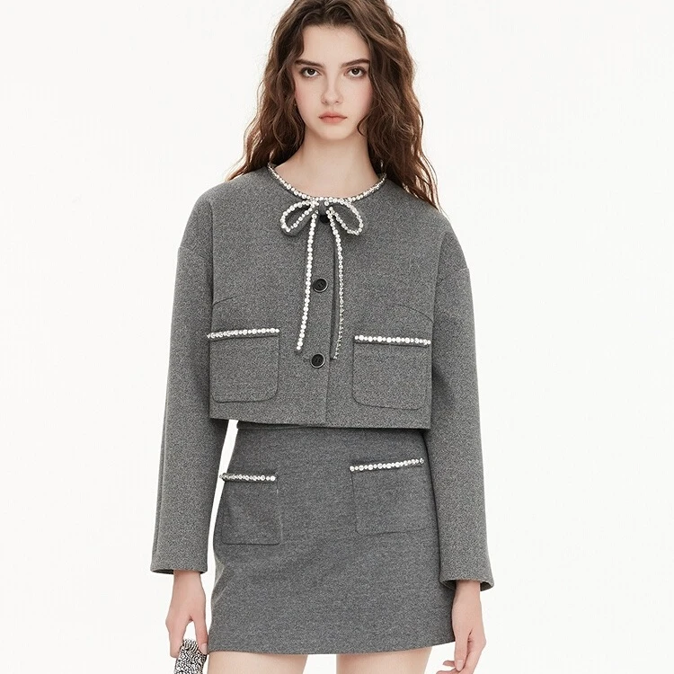 格雷风灰色套装2025秋新款钻饰蝴蝶结短外套高腰A字半身裙两件套