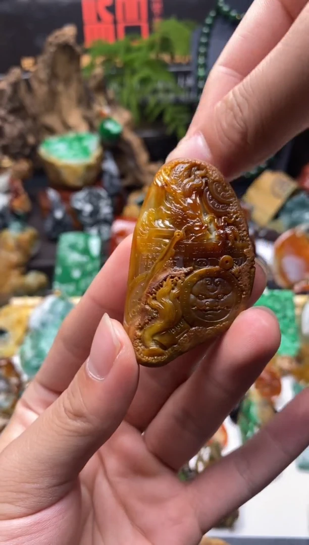 颈饰未镶嵌翡翠八破图