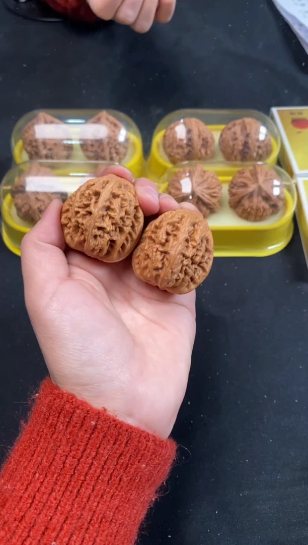 把件文玩核桃红锦鲤40尺Z363