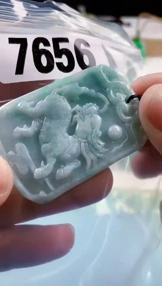 【闪购商品】翡翠挂件未镶嵌天然翡翠吊坠挂件