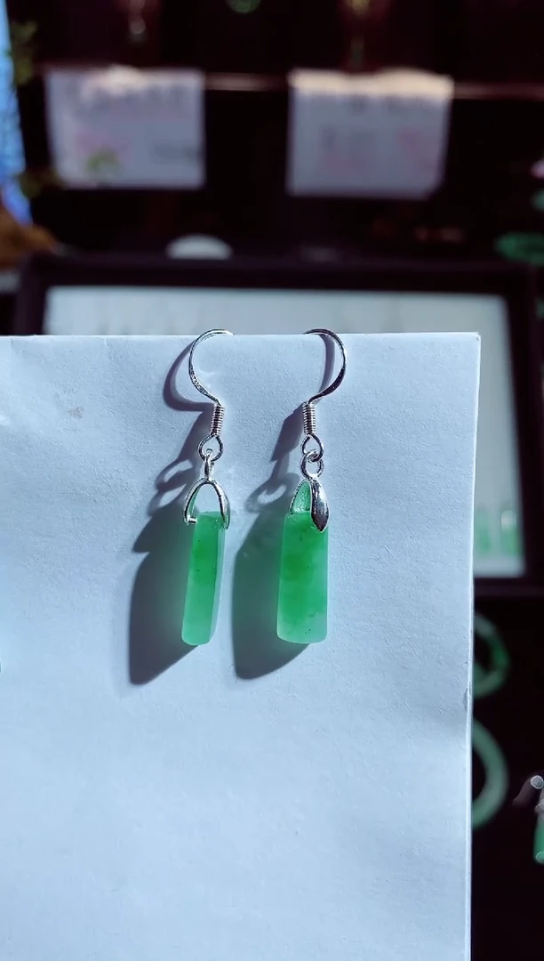 【闪购商品】石英质玉耳钉未镶嵌耳坠