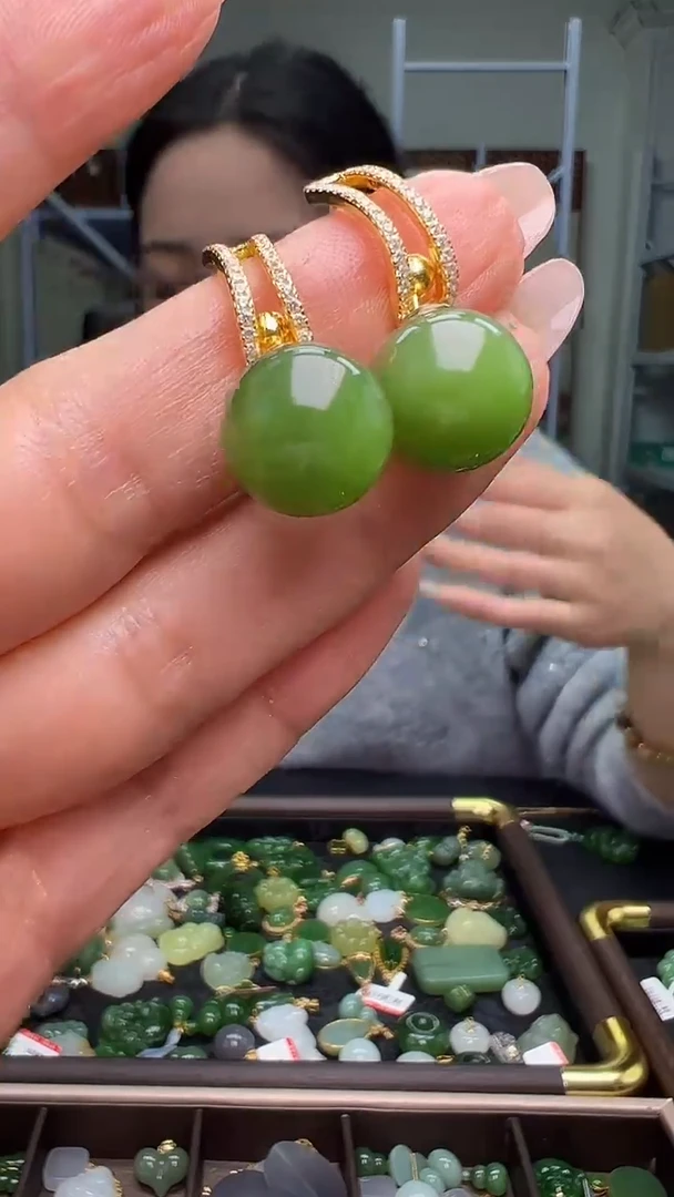 颈饰银S925镶嵌和田玉(多样性发货.发其一）11.02.77