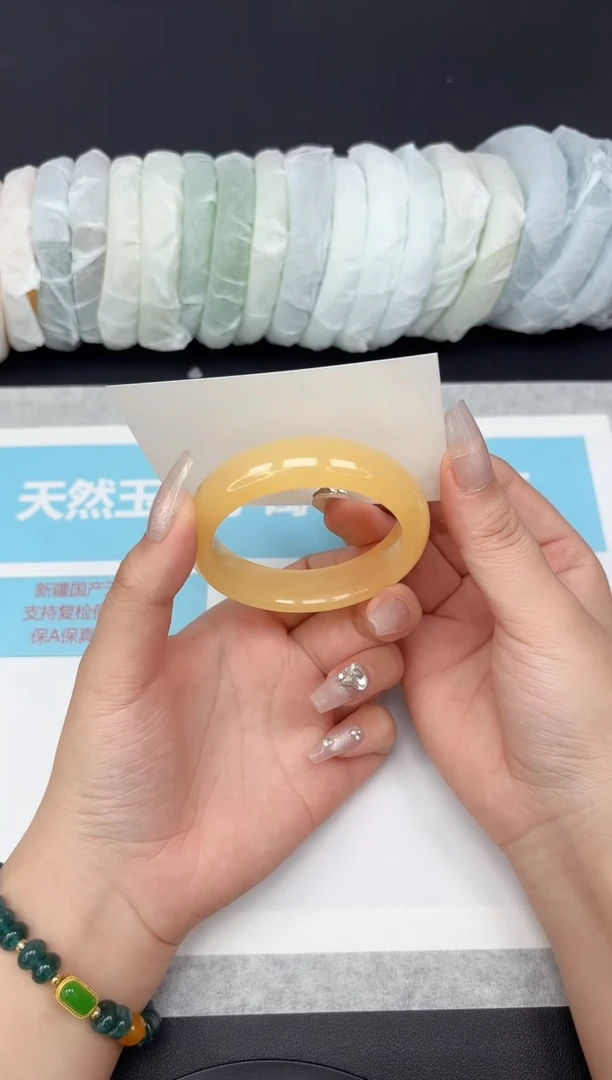 未镶嵌手镯石英质玉120/5152