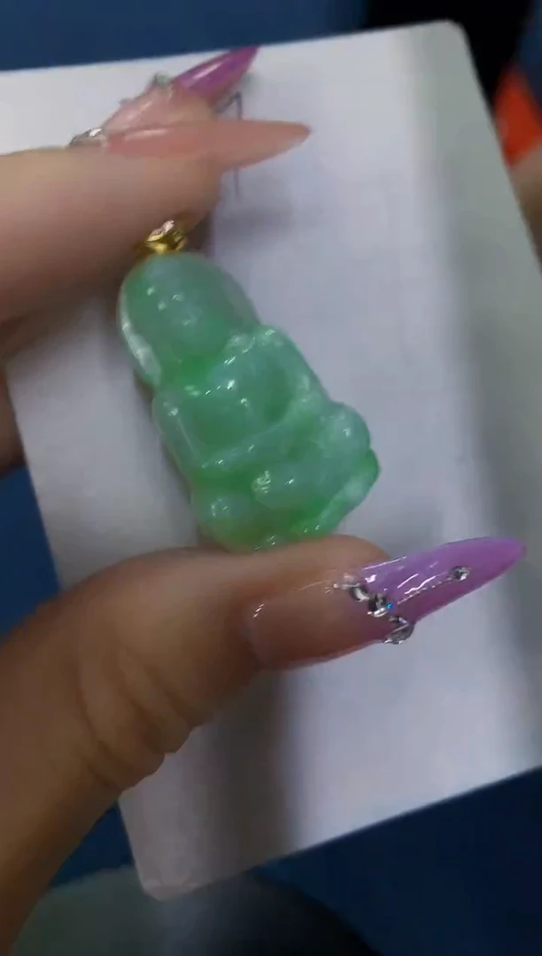 翡翠未镶嵌颈饰天然缅甸a货翡翠