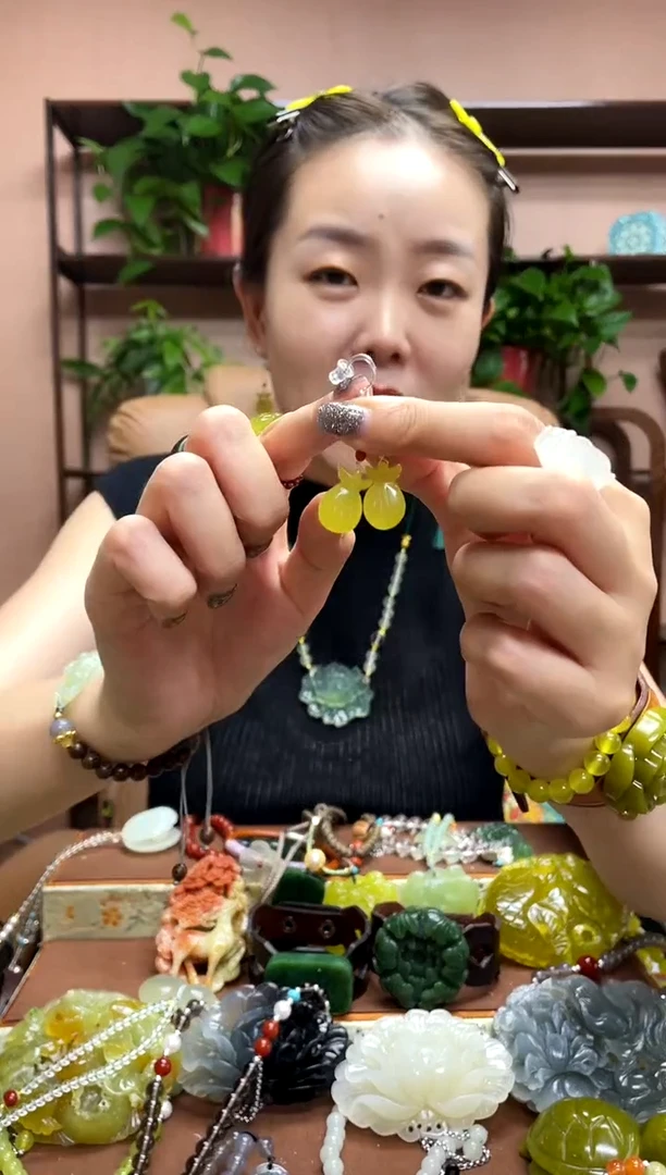 银S925镶嵌岫玉耳饰多样性发货发其中之一