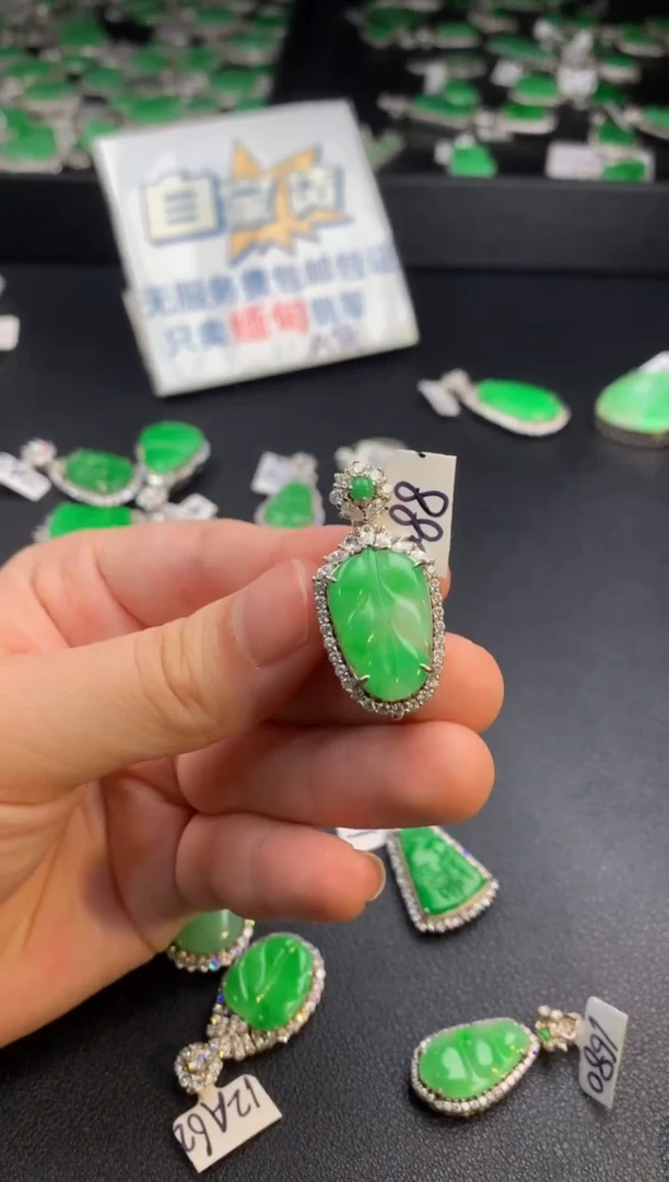 【闪购商品】翡翠颈饰银S925镶嵌翡翠