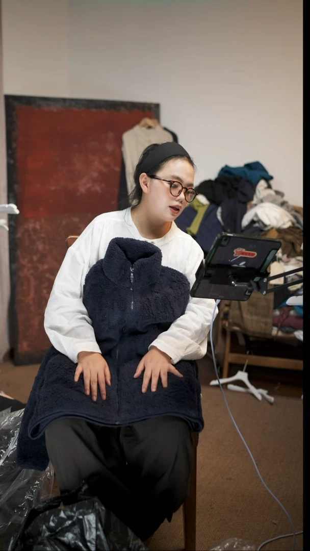常规藏青色外套上衣