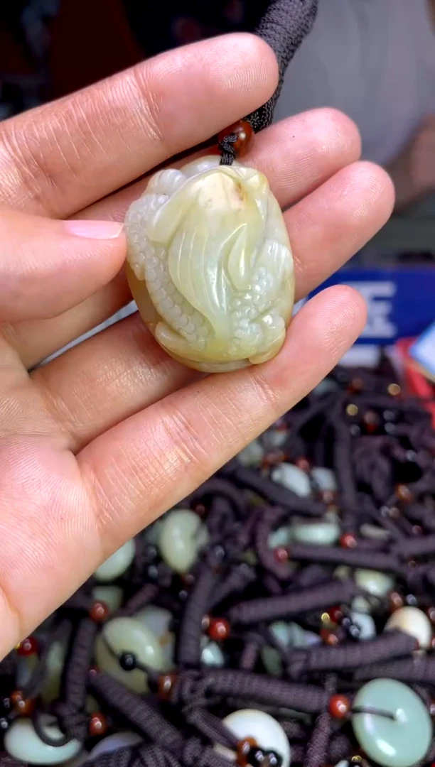未镶嵌和田玉挂件1