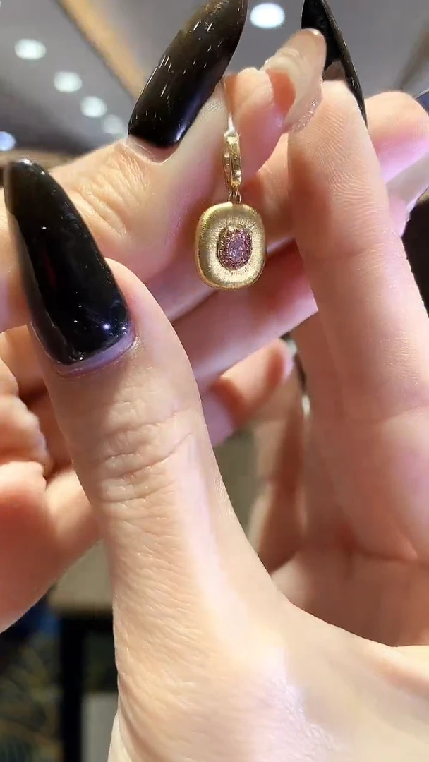 【闪购商品】钻石吊坠18K金镶嵌钻石吊坠