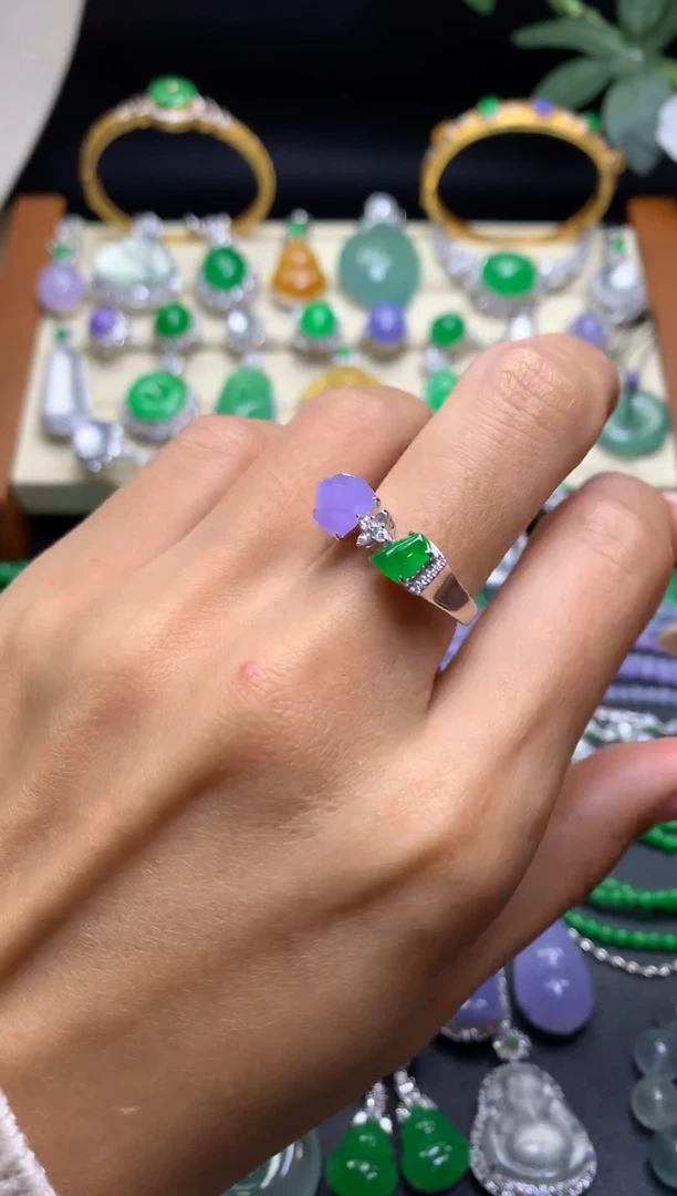 18K金镶嵌戒指翡翠翡翠戒指