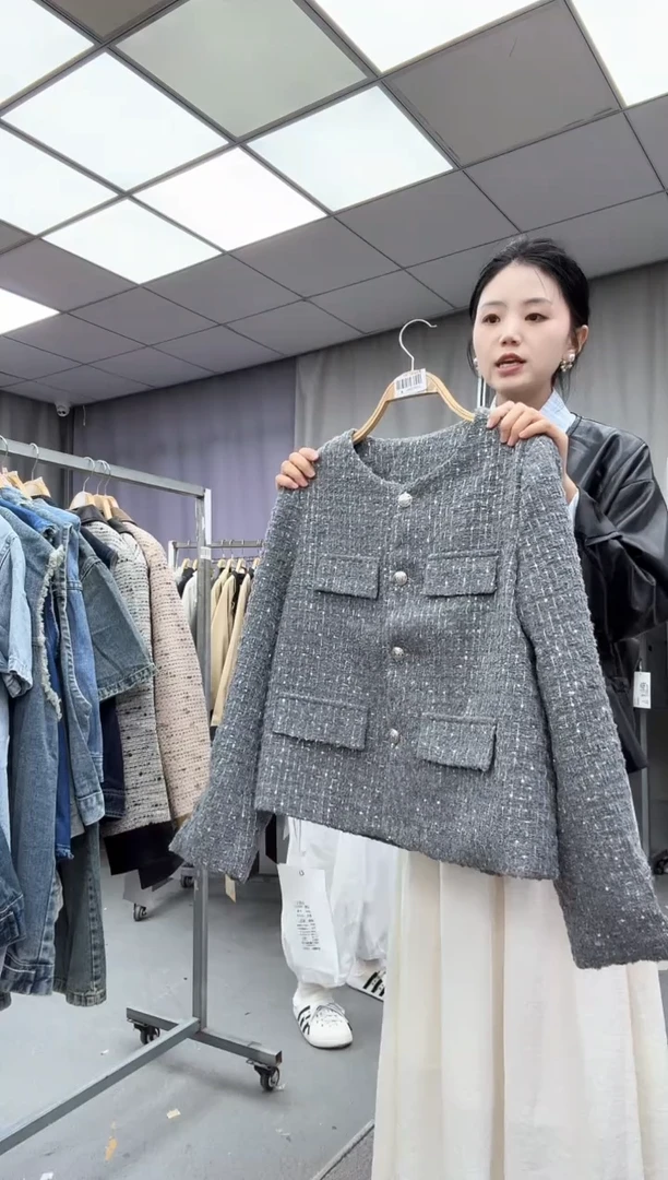 码 大哥家漂亮衣服漂亮颜色