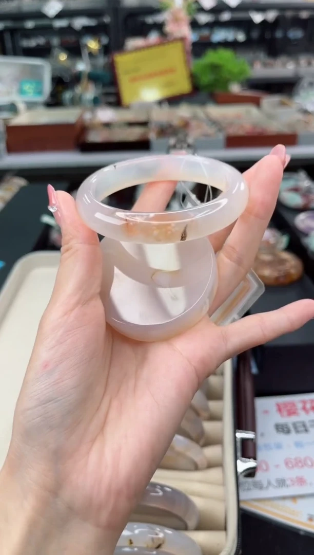 【闪购商品】石英质玉手镯未镶嵌59圈口（赠品镯心）3540368