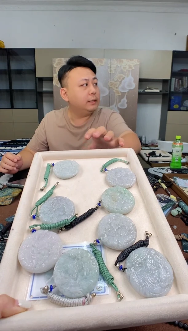 颈饰未镶嵌翡翠多样性发其一