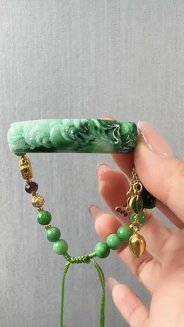 颈饰未镶嵌翡翠手串