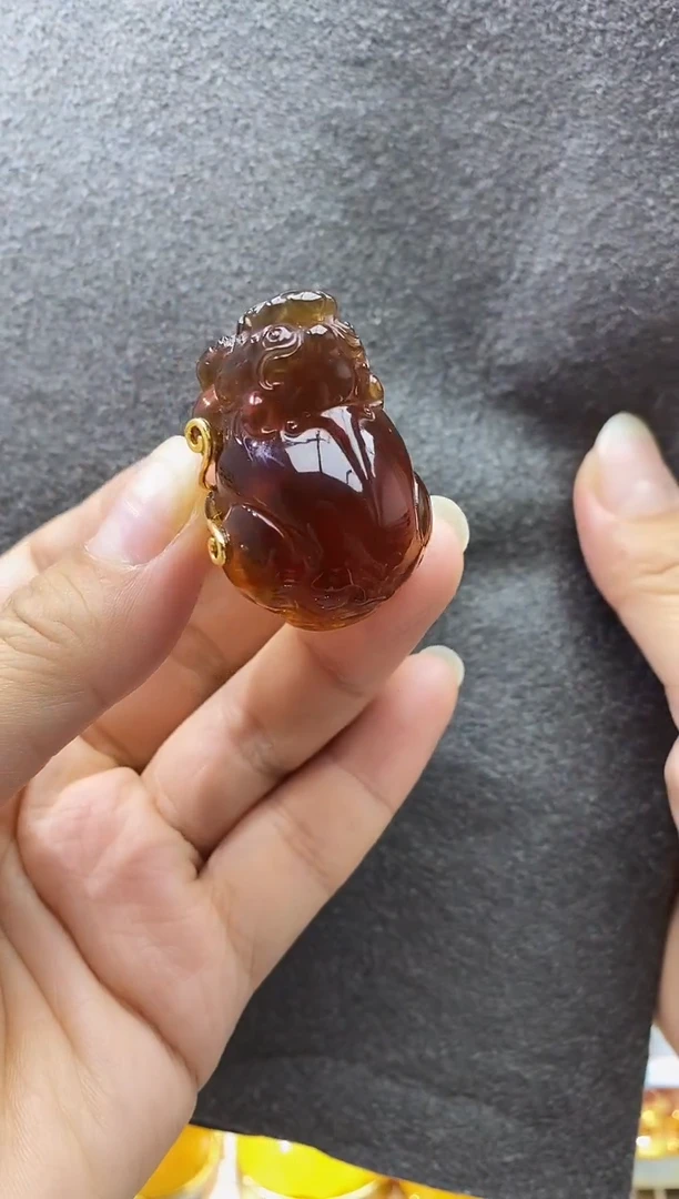 裸石琥珀未镶嵌戒指