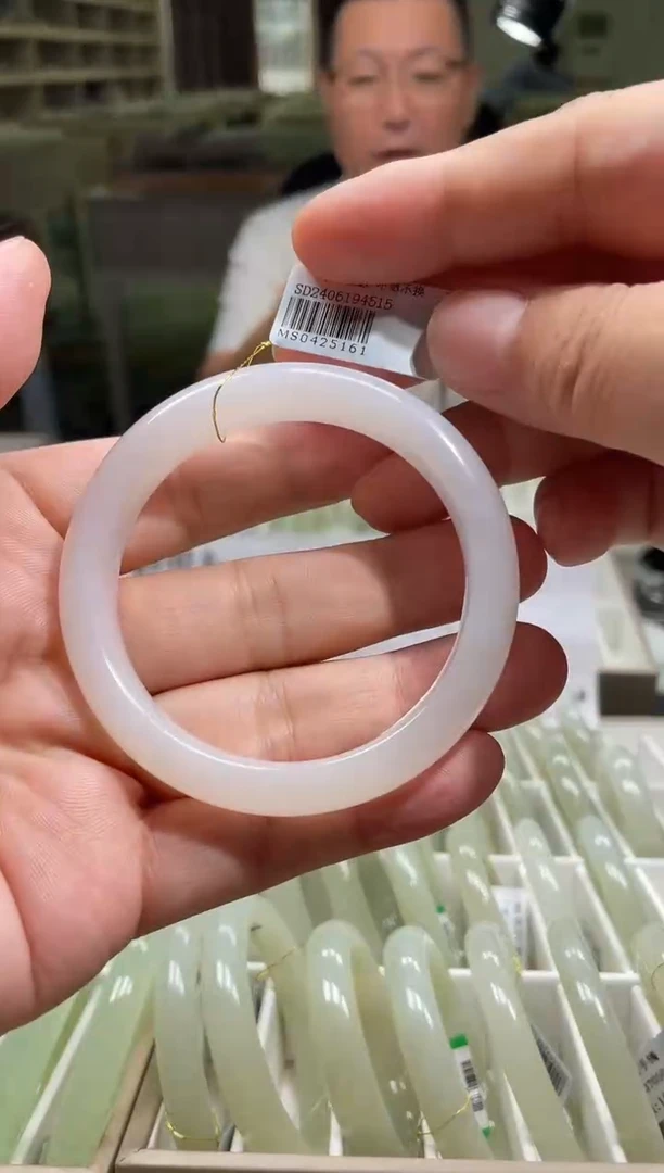 未镶嵌手镯和田玉57-58圈口 5161