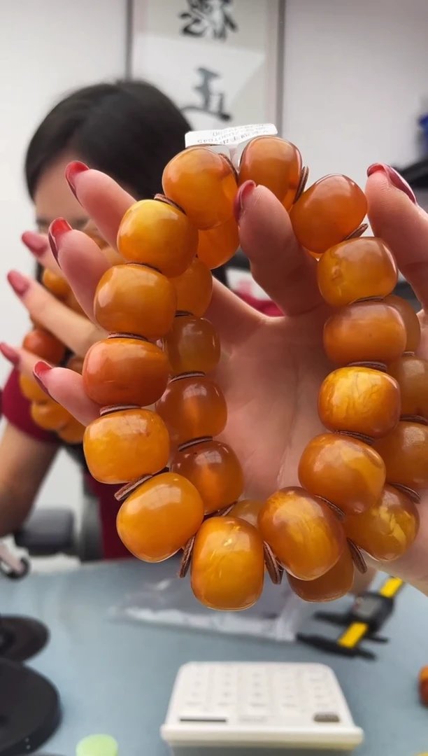 未镶嵌蜜蜡珠宝奇石假一罚十，068.149微瑕多样性发一件