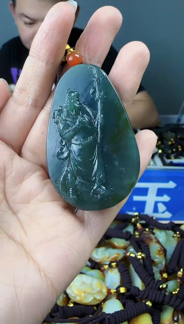 和田玉未镶嵌颈饰1