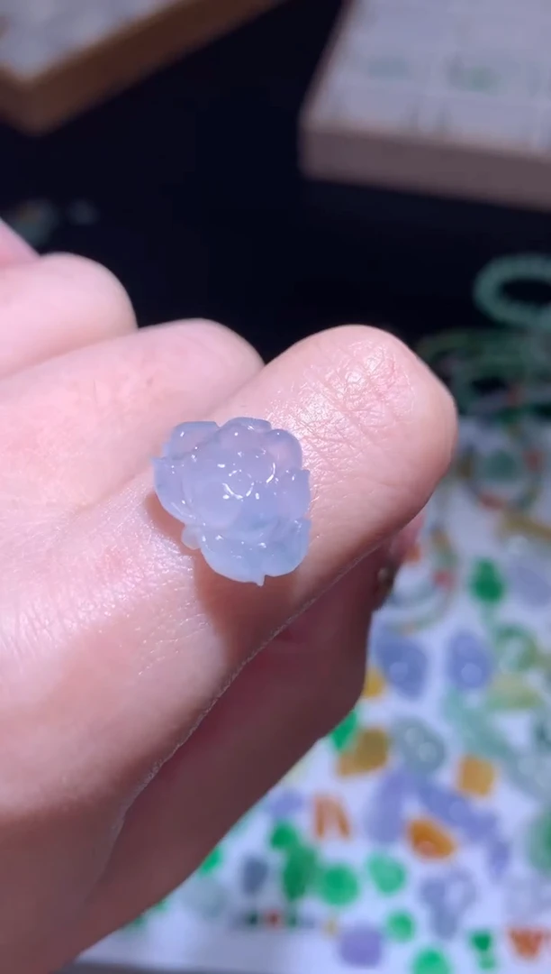 未镶嵌定制翡翠莲花