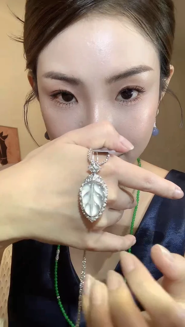 吊坠(不含链)18K金镶嵌翡翠A193