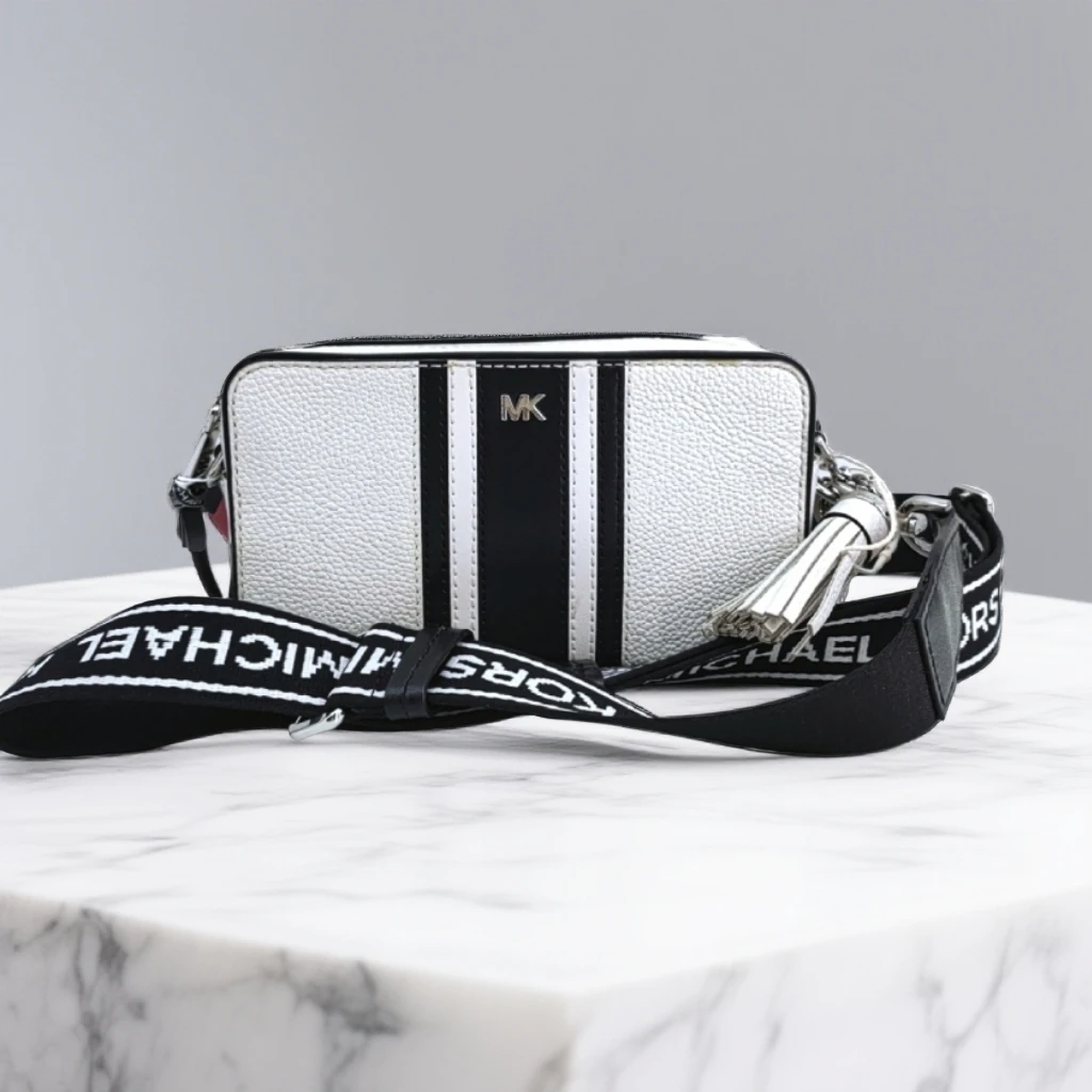 95新 MICHAEL KORS/迈克高仕  黑白拼色相机包 1739 4906
