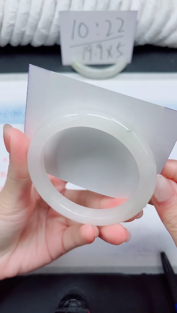 【闪购商品】石英质玉手镯未镶嵌7-57.7