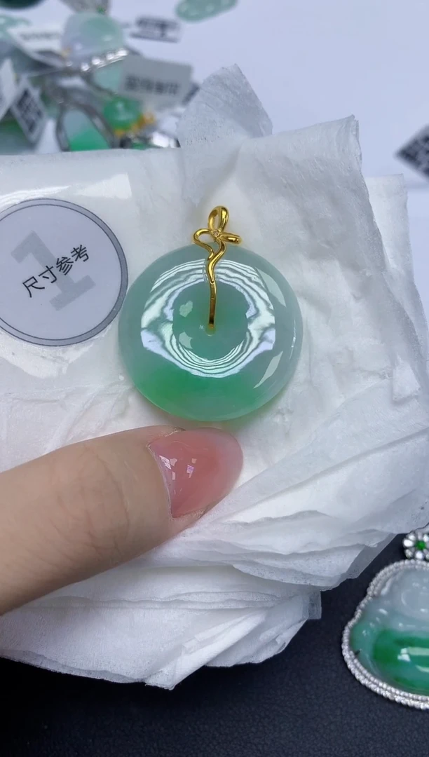 颈饰18K金镶嵌翡翠天然缅甸翡翠A货多样性发一件