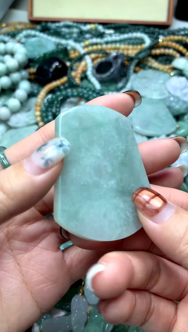 颈饰未镶嵌翡翠1