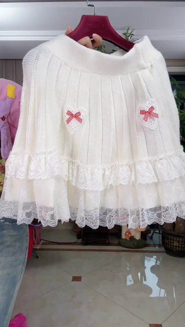 彤*白色素板短裙