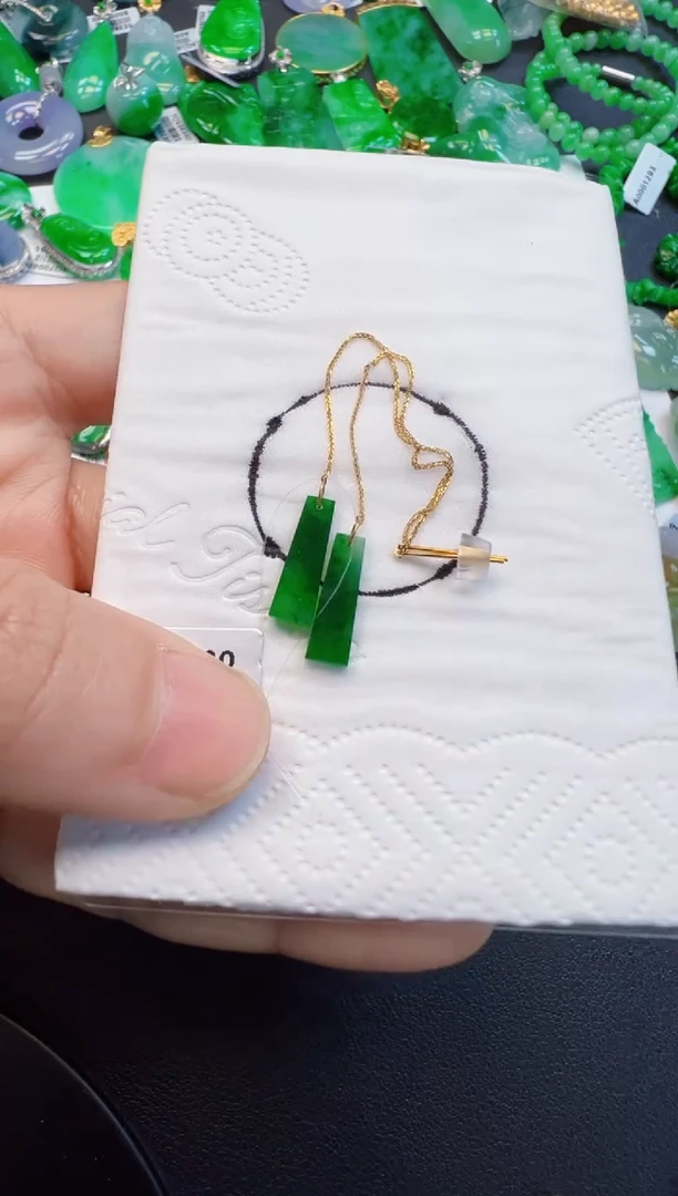 【闪购商品】翡翠吊坠(不含链)18K金镶嵌660一对