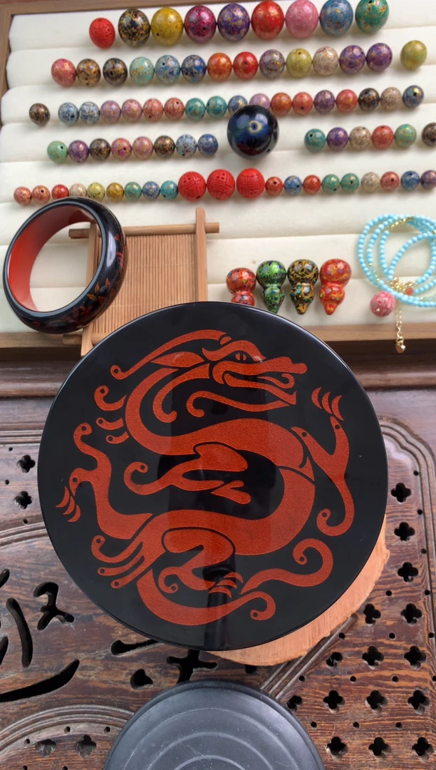 隐花龙纹圆盒 15