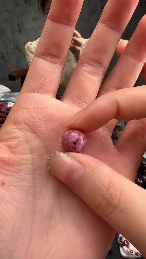 天然辰砂天然原石珠串2.4克