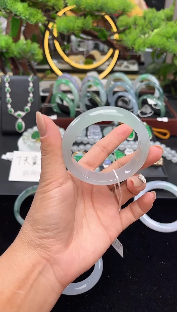 未镶嵌手镯翡翠手镯