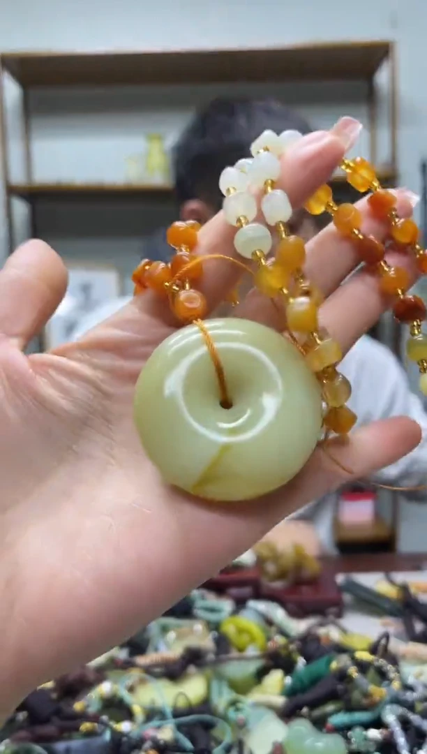 未镶嵌岫玉吊坠·