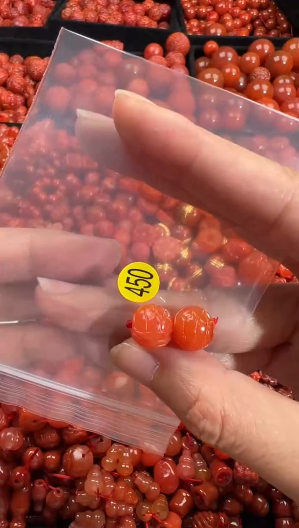 南红玛瑙未镶嵌颈饰1