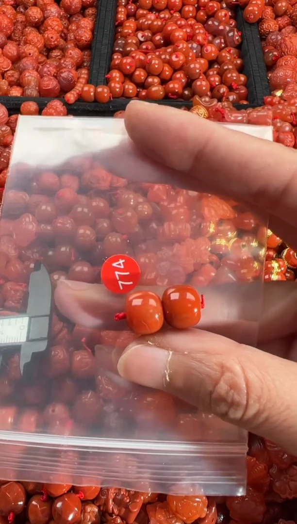 【闪购商品】南红玛瑙颈饰合金3