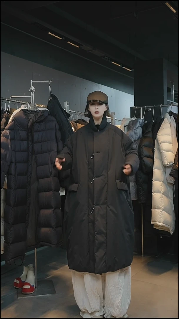 2570黑色羽绒外套