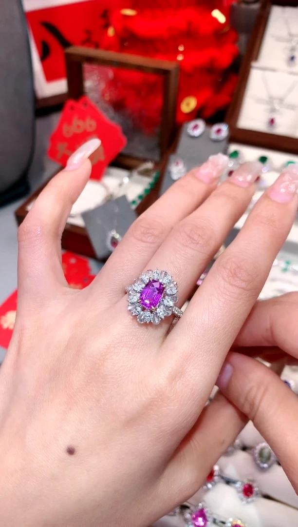 【闪购商品】彩色蓝宝石戒指18K金镶嵌2.14ct/天然宝石/七天无理由