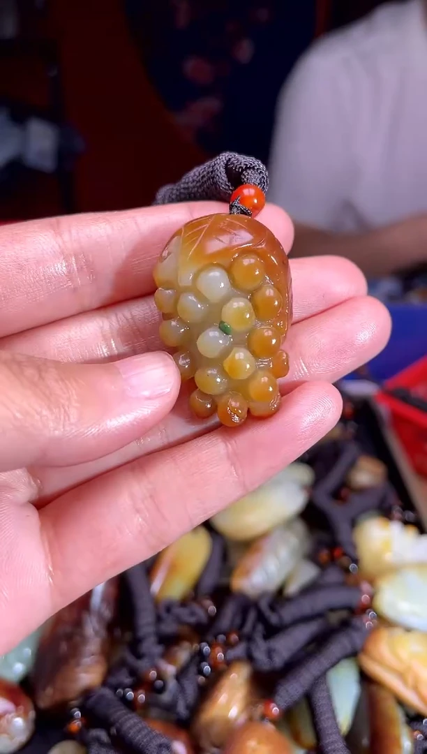 和田玉未镶嵌颈饰1