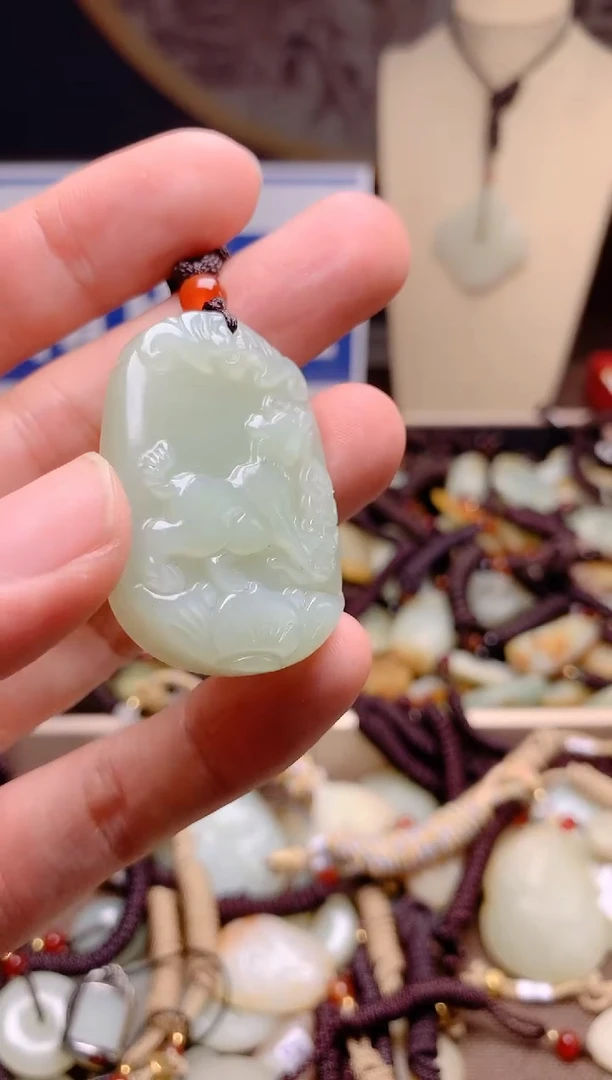 和田玉未镶嵌颈饰1