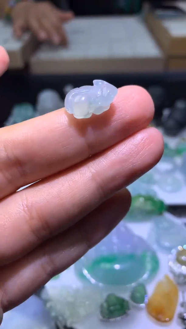 未镶嵌定制翡翠毛货