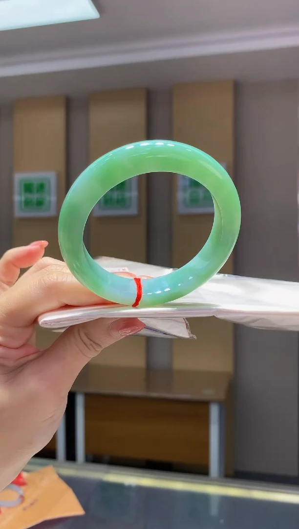 翡翠手镯未镶嵌-Q247 圈口56.5