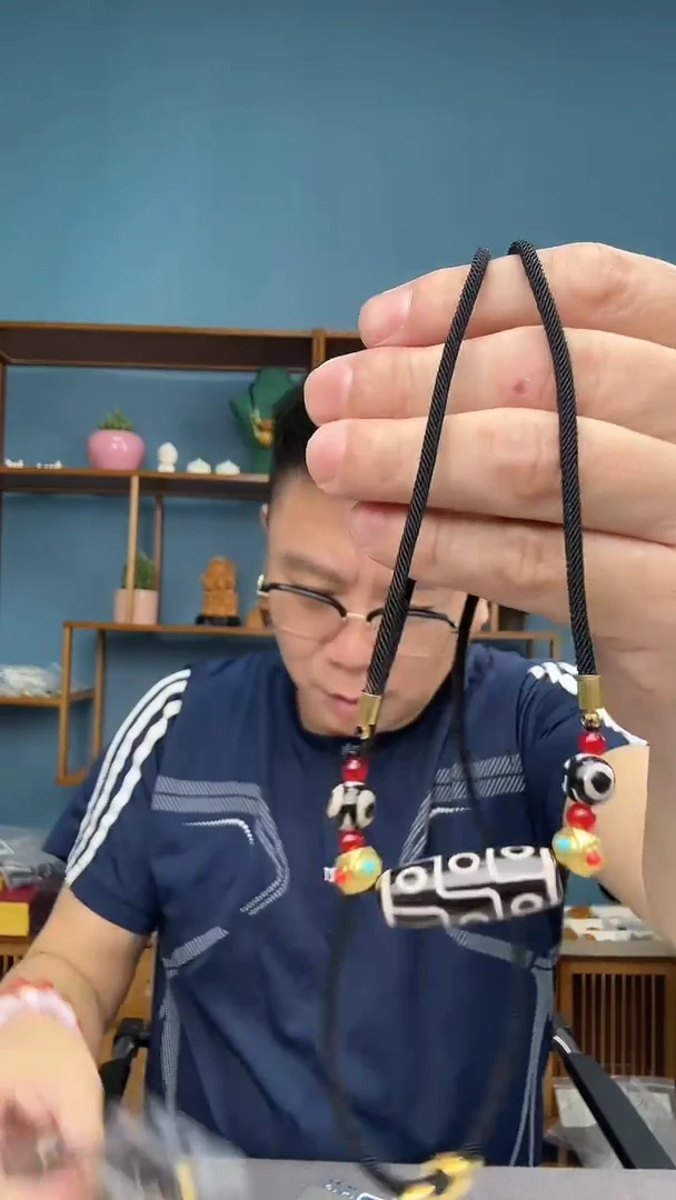 未镶嵌琥珀裸石21（有瑕介意勿拍）