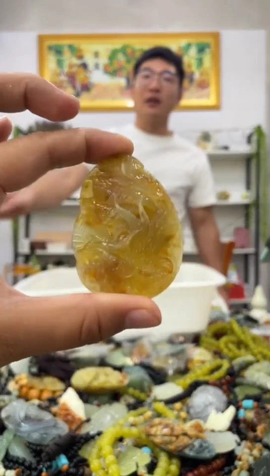 未镶嵌岫玉吊坠