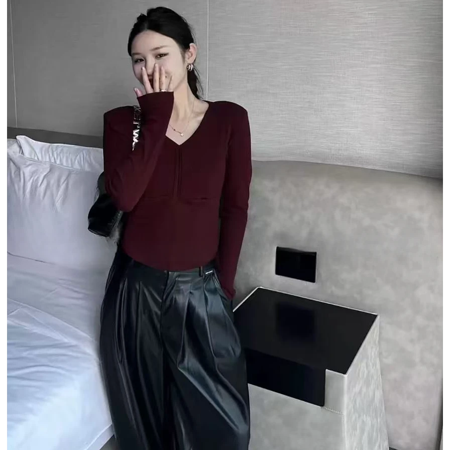 YP1017# 纯欲风V领修身长袖磨毛T恤